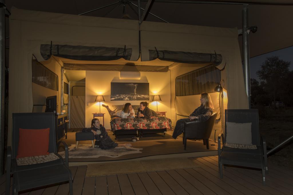 Squeakywindmill Boutique Tent B&B Алис Спрингс Екстериор снимка